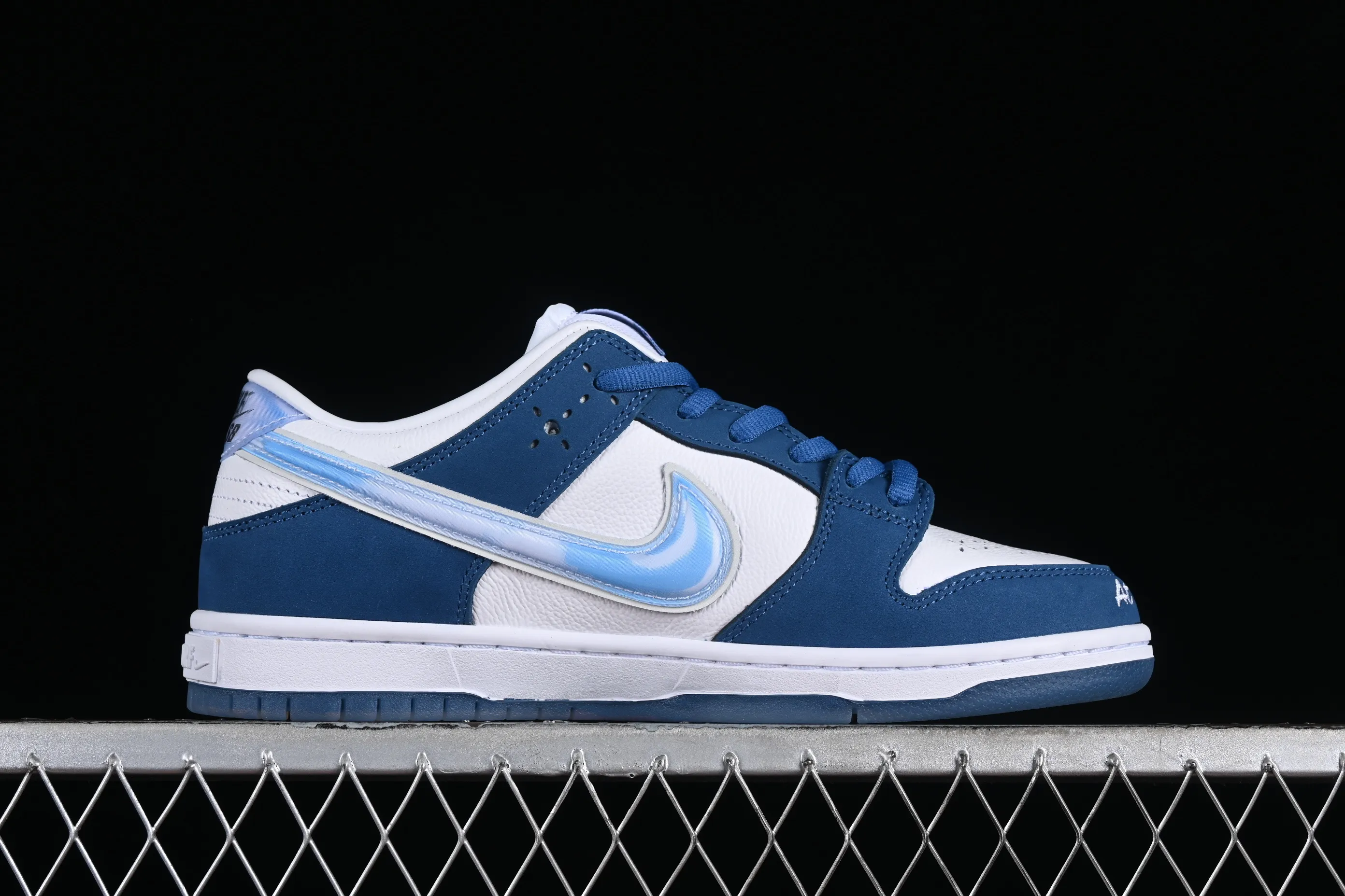 All Categories Nk SB Dunk Series Nk SB Dunk Low Low-top sneakers Foreign trade version Born x Raised x Nk SB Dunk American street style Joint model SB low-top sports and leisure sneakers FN7819-400